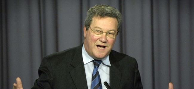 Davutoğlu, Downer ile bir araya geldi