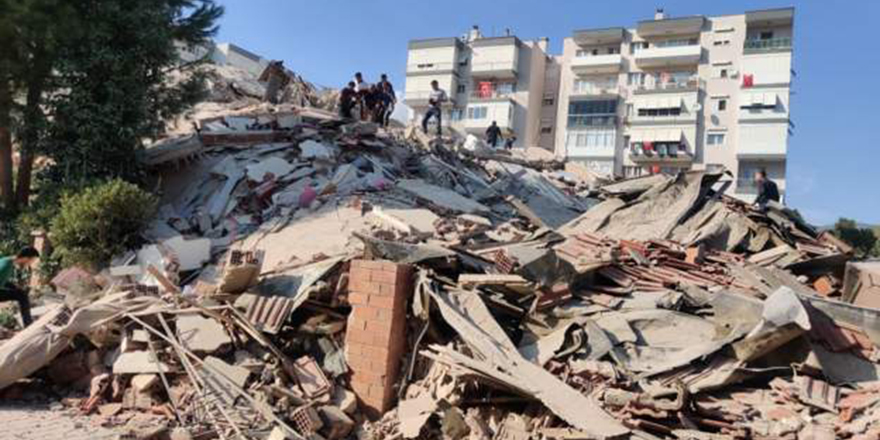 İzmir'de  6,6 büyüklüğünde deprem