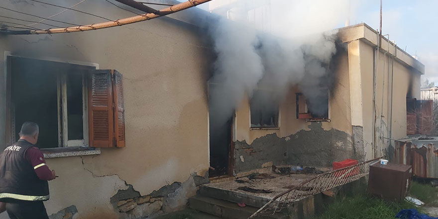 Alayköy’de Firdevs Baflı evinde çıkan yangında yaralandı