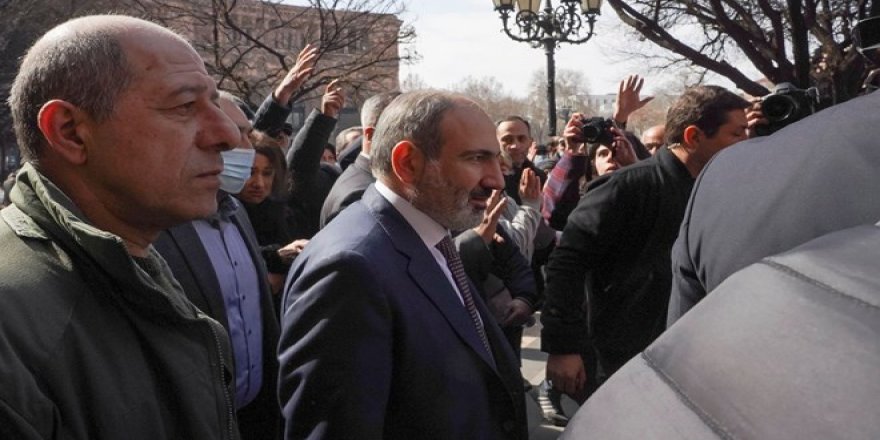 Ermenistan ordusu Başbakan Paşinyan ve hükümetin istifasını talep etti
