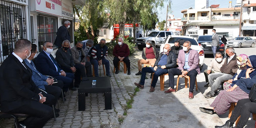 Çavuşoğlu seracılarla görüştü