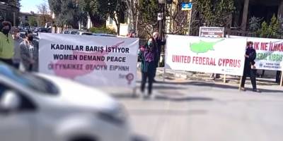 "Barış" pankartlı karşılama