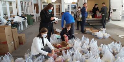 Lefke'de yardıma muhtaç ailelere gıda yardımı yapıldı