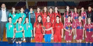 Badmintonda YDK şampiyon