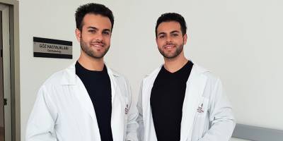 İkiz göz doktorları YDÜ Hastanesi’nde