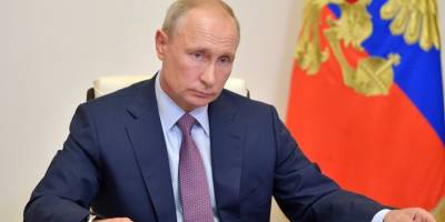 Putin: Aşı olduktan sonra her ihtimale karşı komodinimin üzerine termometre koydum