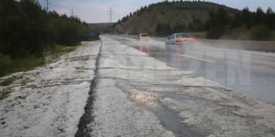 Anayol beyaza büründü, sürücüler zor anlar yaşadı