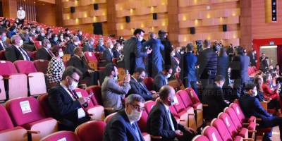 Tartışmalı gala yapıldı