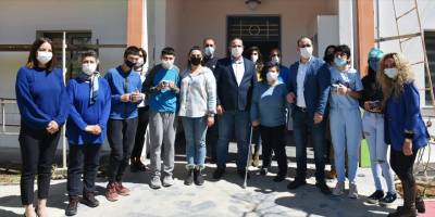 Otizme mavi ışık yaktılar