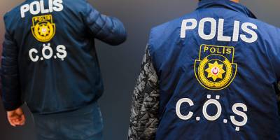 Araçtan tabanca çıktı, 4 tutuklu