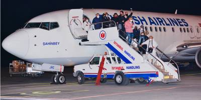 4 ay sonra ilk charter sefer: Bir seferde 151 yolcu adaya geldi