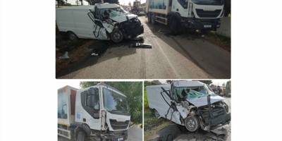 Direksiyon hakimiyetini kaybetti, çöp kamyonu ile çarpıştı: Bayramov yaralandı