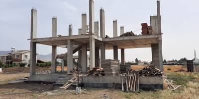 Dengesini kaybetti 4 metre yükseklikten düştü