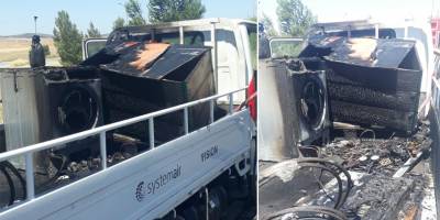 Yangın çıkan vandaki çamaşır makinesi ve televizyon yandı