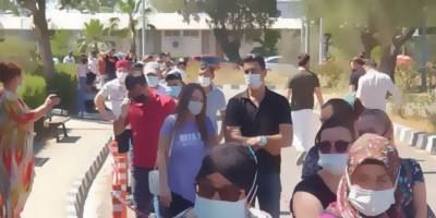 Fuar alanında PCR kuyruğu