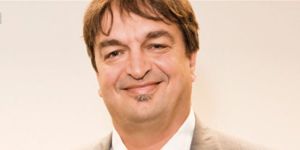 Champagne FIFA Başkan adaylığını açıklıyor