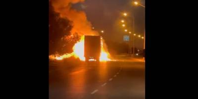 Lefkoşa-Mağusa anayolunda tır yandı