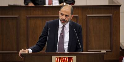 Özersay: “İlerleyen günlerde sosyal kriz ve yarayla karşı karşıya kalabiliriz”