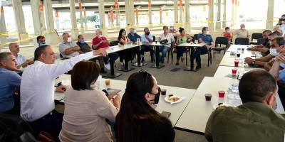 Lefkoşa muhtarları açık pazar tesisini inceledi