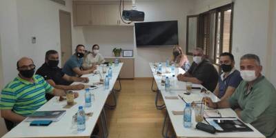 Kıbrıs’ın iki yanında eğitim sendikaları görüştü