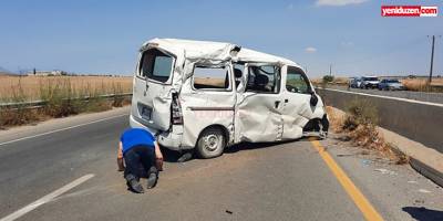 Minibüsün tekerleği patladı, araç kontrolden çıktı