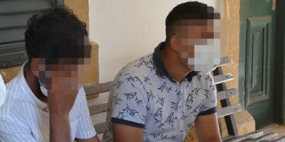 Çalıntı telefonları satarken yakalandılar