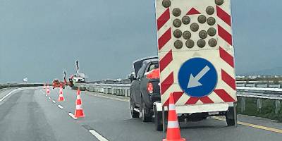 Teknecik Elektrik Santrali ile Esentepe arasındaki yolda bakım onarım çalışması