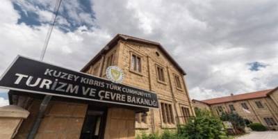 Turizm Bakanlığı'ndan aşısız kişilere test talebi