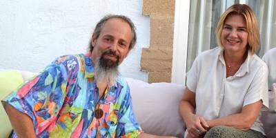 Duygusal şarkıların büyülü sesi, huzur ve dinginliğin sahnelerdeki yansıması: Birsen Tezer