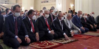 Tatar ve Erdoğan bayram namazını kıldı