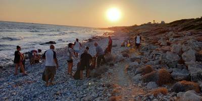 Dernekler Esentepe’nin sahili temizledi