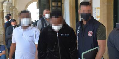 Uyuşturucu zanlıları cezaevine gönderildi: 2 zanlı yargılanmaya cezaevinde bekleyecek