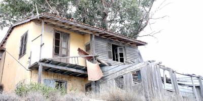 Maraş’taki gizemli mavi ev!