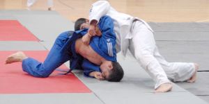 9 sporcu kuşak atladı