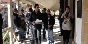 Girdiği delikten kaçarken yakalandı