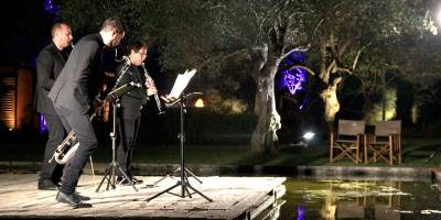 Zeytin ağaçlarının arasından İtalyan klarnetçilerin müziği yükseldi