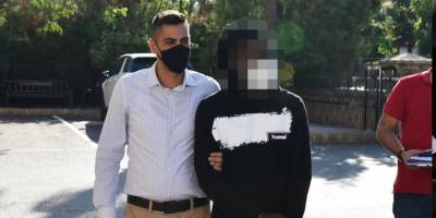 Meyve bıçağı ile yaraladı