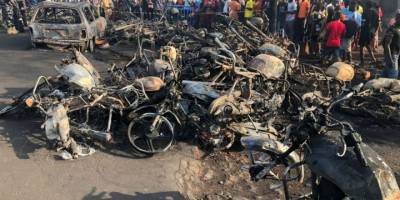 Çarpışmada tanker patladı, 99 ölü, 100'den fazla yaralı