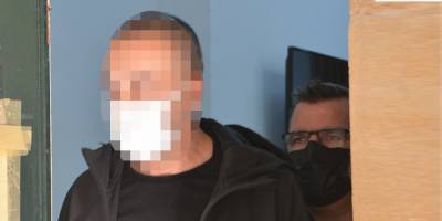 Sahte evrak düzenleterek 6 arsayı kendi adına gösterdi