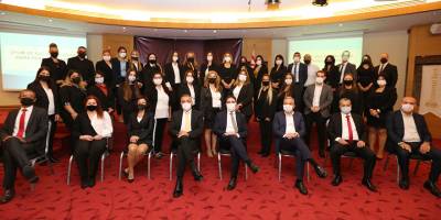 Universal Bank 2022 için hedef büyüttü