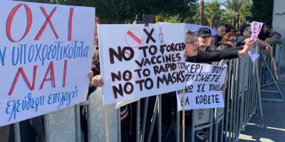 Güneyde Covıd-19 tedbirleri protesto edildi