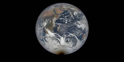 NASA yayımladı: Antarktika'yı karanlığa gömen tutulma uzaydan görüntülendi