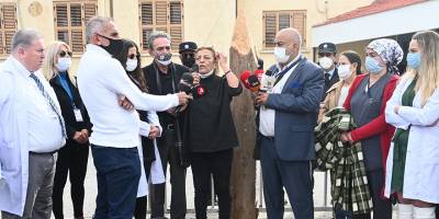 Sağlık Bakanlığı önünde “Kazık”lı protesto