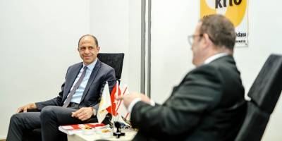 Özersay: "Ekonomi lafla ayağa kalkmaz"