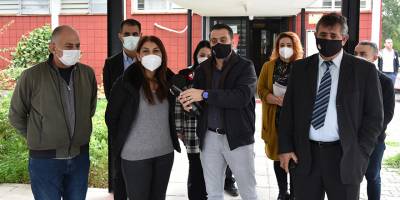 Tabipler ve öğretmenlerden iki okula ziyaret