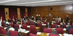 Meclisten iki yasa tasarısına oy birliği