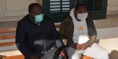 Sahte para basma şüphesiyle yakalandılar