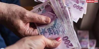 13. maaş gecikti, emekliler banka önünde bekledi