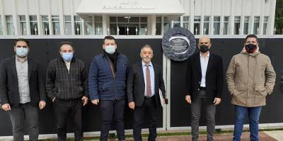 Turizm acentelerinden hükümete siyah çelenk