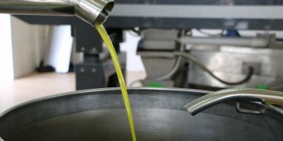 Zeytinyağı tüketimi bazı hastalıklardan ölüm riskini düşürüyor